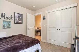 1885 NE Altura Dr, Bend, OR 97701 - Photo 24