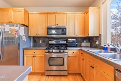 1885 NE Altura Drive, Bend, OR 97701 - Photo 10