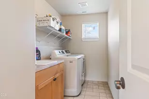 1885 NE Altura Dr, Bend, OR 97701 - Photo 26