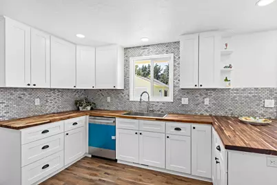 2040 Hamilton Lane SW, Grants Pass, OR 97527 - Photo 18