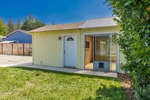 2040 Hamilton Ln SW, Grants Pass, OR 97527 - Photo 10
