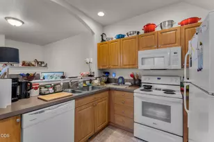 363 SW Garfield Ave, Bend, OR 97702 - Photo 8