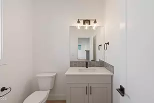 21169 NE Beall Dr, Bend, OR 97701 - Photo 6