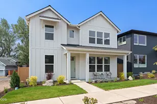 21262 NE Beall Dr, Bend, OR 97701 - Photo 2