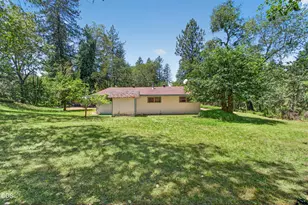 4041 Woodland Park Rd, Grants Pass, OR 97527 - Photo 10