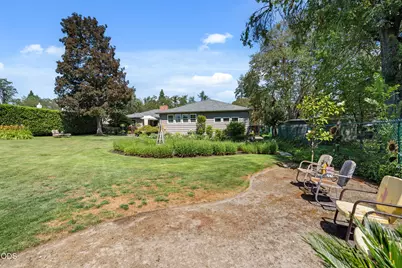 134 White Oak Drive, Medford, OR 97504 - Photo 42