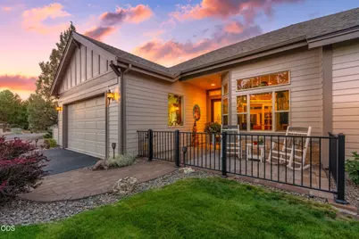 990 Victoria Falls Drive, Redmond, OR 97756 - Photo 2