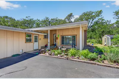 11339 Michael Road, Central Point, OR 97502 - Photo 2