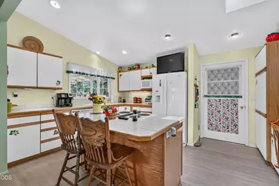 11339 Michael Road, Central Point, OR 97502 - Photo 8