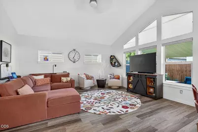 689 Heber Lane, Medford, OR 97501 - Photo 10