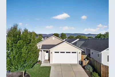 689 Heber Lane, Medford, OR 97501 - Photo 28