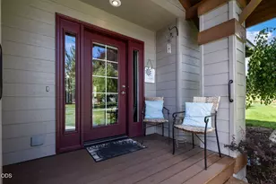 8520 Golden Pheasant Ct, Redmond, OR 97756 - Photo 2