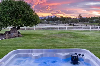 63531 Gentry Loop, Bend, OR 97701 - Photo 6