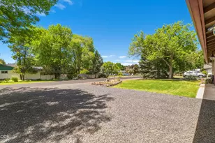 2108 Northwest 13th St, Redmond, OR 97756 - Photo 4