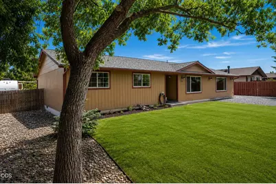 2108 NW 13th Street, Redmond, OR 97756 - Photo 2
