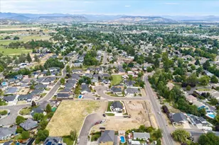 610 Pheasant Creek Dr, Central Point, OR 97502 - Photo 30