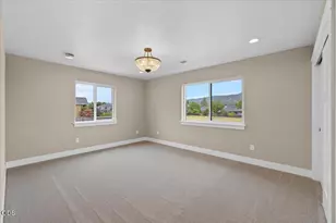 610 Pheasant Creek Dr, Central Point, OR 97502 - Photo 24