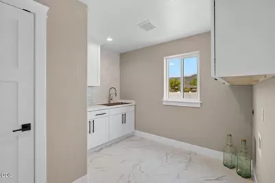 610 Pheasant Drive, Central Point, OR 97502 - Photo 14