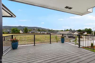610 Pheasant Drive, Central Point, OR 97502 - Photo 26