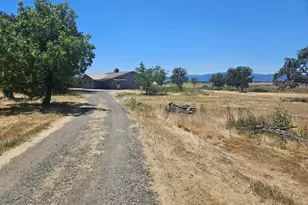 6013 Foothill Rd, Central Point, OR 97502 - Photo 8
