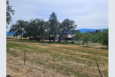6013 Foothill Road, Central Point, OR 97502 - Photo 6