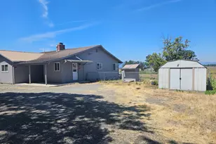 6013 Foothill Rd, Central Point, OR 97502 - Photo 2