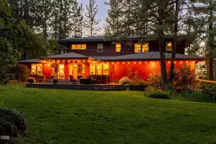19528 E Campbell Rd, Bend, OR 97702 - Photo 2