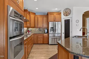 19528 E Campbell Rd, Bend, OR 97702 - Photo 12