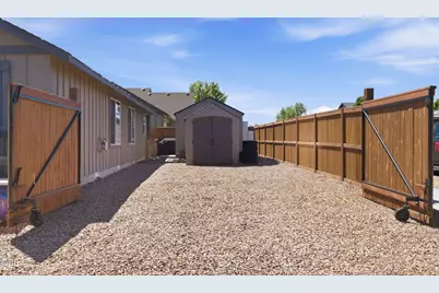 469 NW 24th Place, Redmond, OR 97756 - Photo 18