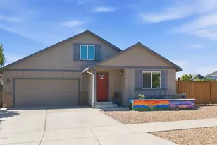 469 NW 24th Pl, Redmond, OR 97756 - Photo 4