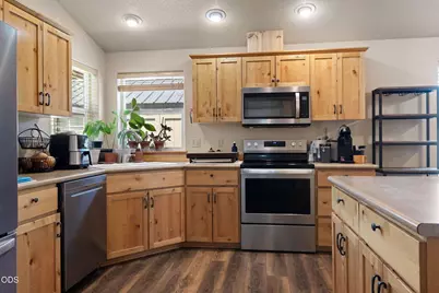 469 NW 24th Place, Redmond, OR 97756 - Photo 10