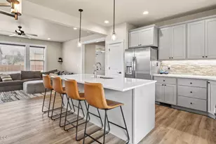 736 NW 27th St, Redmond, OR 97756 - Photo 12