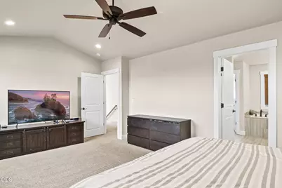736 NW 27th Street, Redmond, OR 97756 - Photo 16