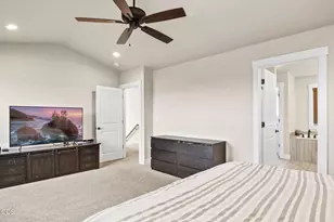 736 NW 27th St, Redmond, OR 97756 - Photo 16