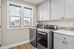 736 NW 27th St, Redmond, OR 97756 - Photo 14