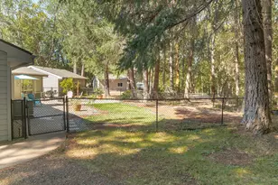 622 Wildflower Dr, Merlin, OR 97532 - Photo 40