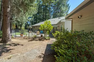 622 Wildflower Dr, Merlin, OR 97532 - Photo 36
