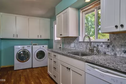 340 Sutter Avenue, Medford, OR 97504 - Photo 8