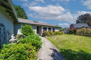3321 Oneida Cir, Medford, OR 97504 - Photo 4