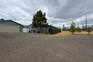 63 Rogue River Dr, Eagle Point, OR 97524 - Photo 30