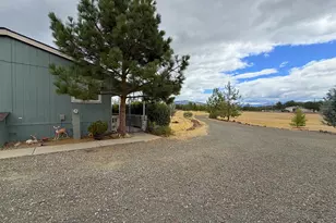 63 Rogue River Dr, Eagle Point, OR 97524 - Photo 28