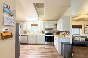 63 Rogue River Dr, Eagle Point, OR 97524 - Photo 10