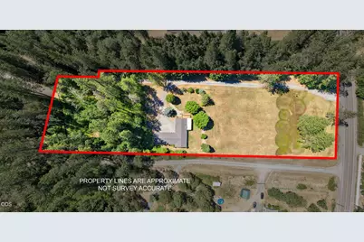 2072 E Evans Creek Road, Rogue River, OR 97537 - Photo 4