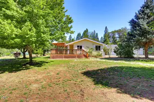 2072 E Evans Creek Rd, Rogue River, OR 97537 - Photo 1