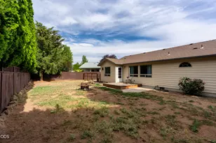 710 NW 21st Ct, Redmond, OR 97756 - Photo 34