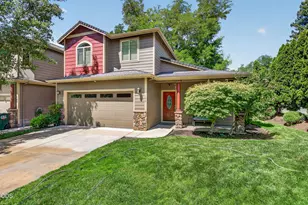 198 Rivers Edge Dr, Gold Hill, OR 97525 - Photo 2