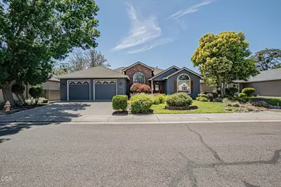 499 Ridgeway Avenue, Central Point, OR 97502 - Photo 1