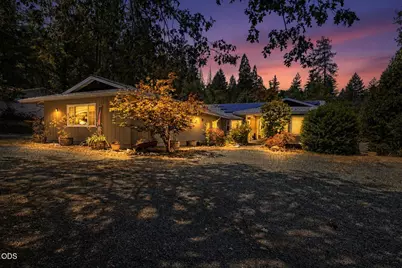 287 Surrey Drive, Grants Pass, OR 97526 - Photo 1
