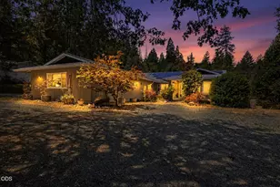 287 Surrey Dr, Grants Pass, OR 97526 - Photo 1
