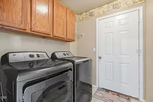 2541 NW 15th St, Redmond, OR 97756 - Photo 24